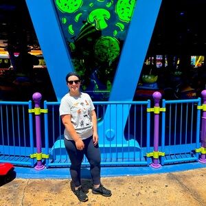 Meet your Posher, Larissa